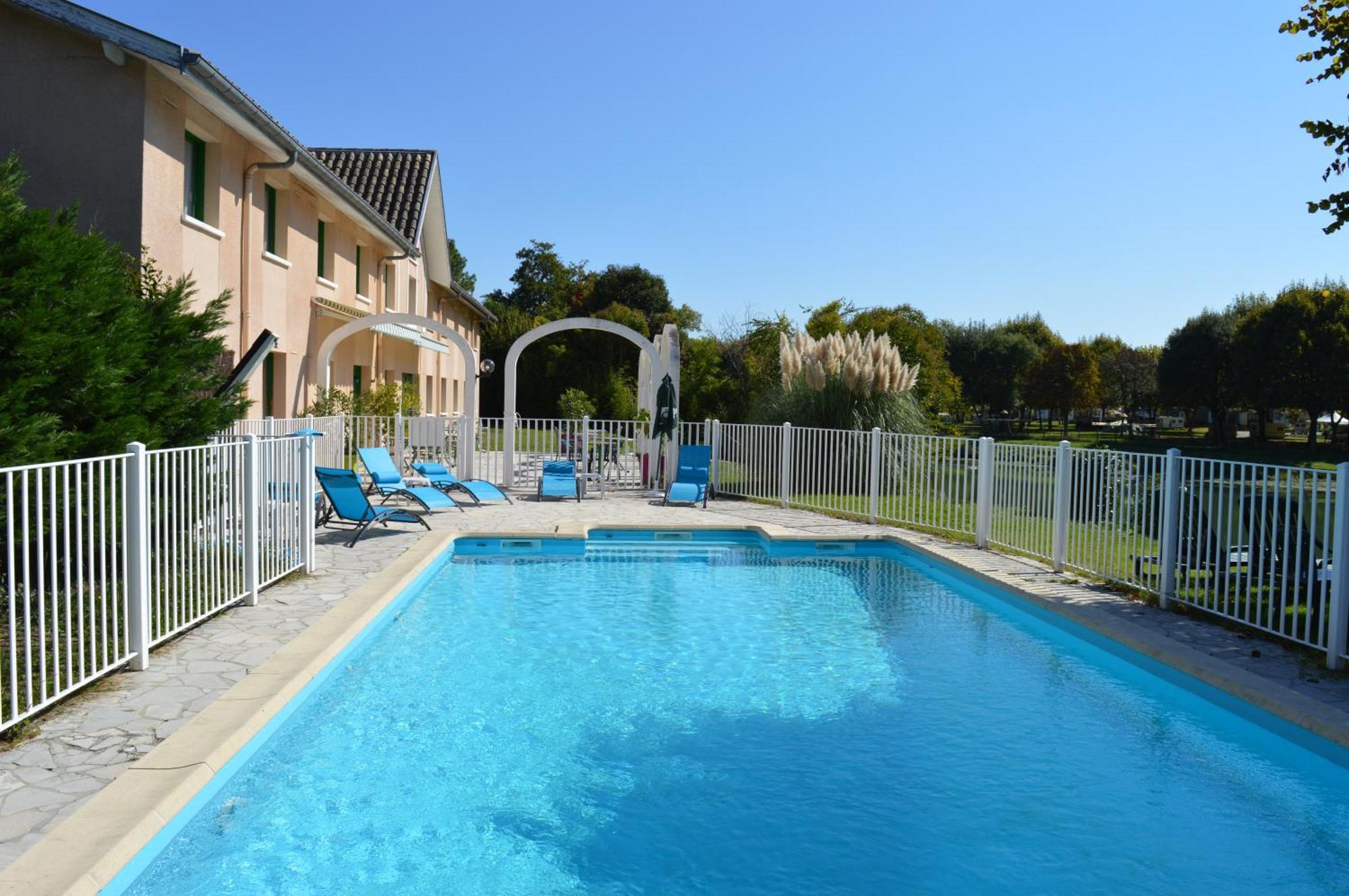 N'Atura Hotel Aire-sur-lʼAdour Esterno foto