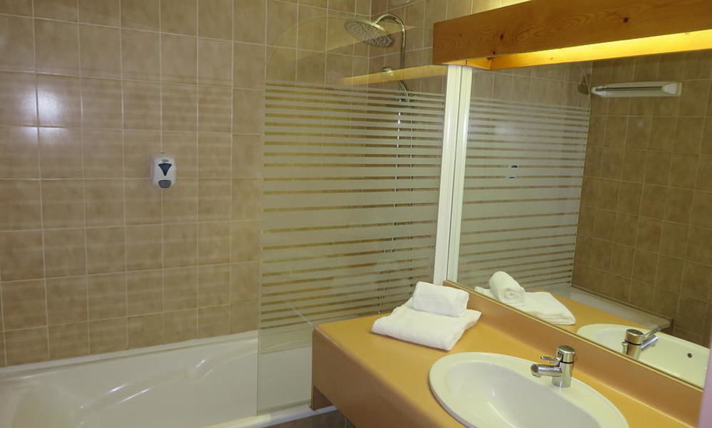 N'Atura Hotel Aire-sur-lʼAdour Esterno foto