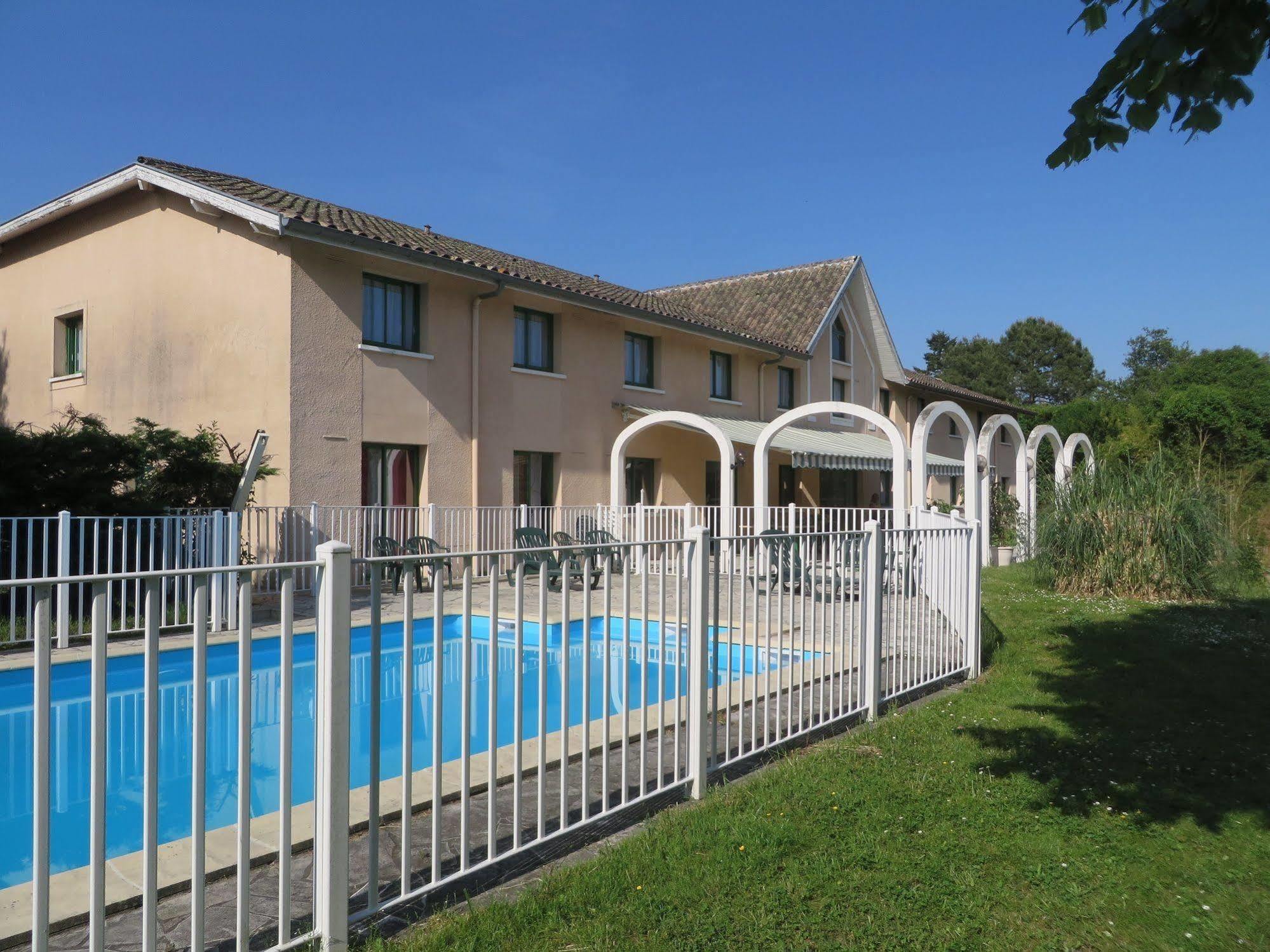 N'Atura Hotel Aire-sur-lʼAdour Esterno foto